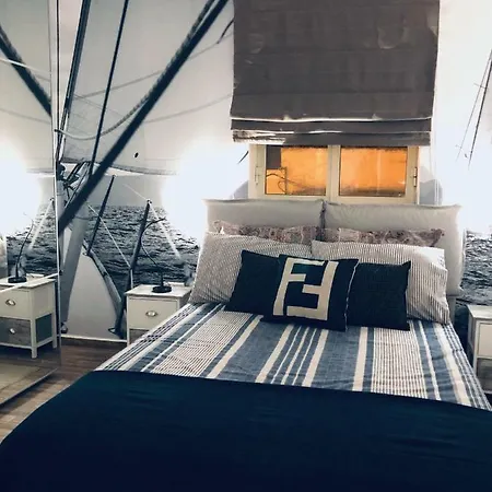 Nautilus Boutique Townhouse 宾馆