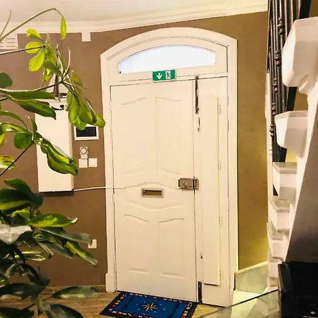 Nautilus Boutique Townhouse 斯利马