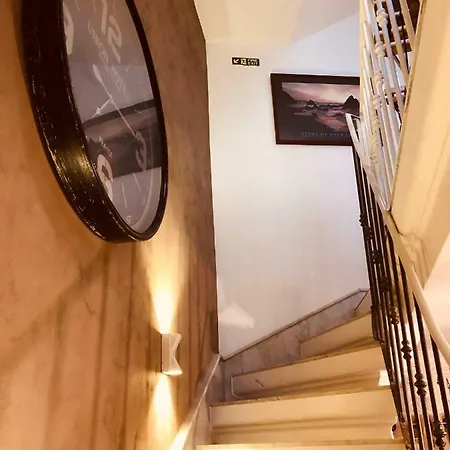 宾馆 Nautilus Boutique Townhouse 斯利马